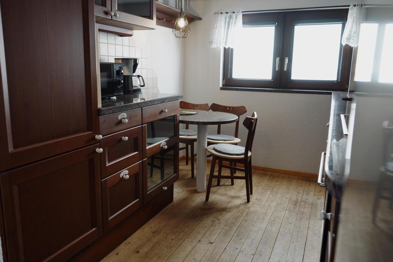 Unique: Geraeumig - Bhf-Nah - Parkplatz - Netflix Apartment BRE Екстериор снимка
